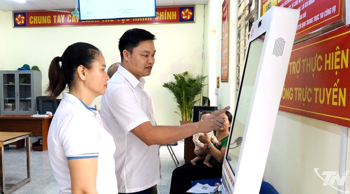 Nền hành chính hiện đại phục vụ nhu cầu giao dịch của người dân (Ảnh: Trung tâm dịch vụ hành chính công xã Phú Lạc).