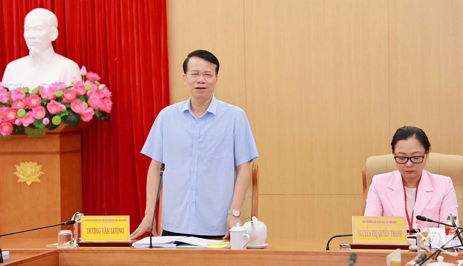 Đồng chí Dương Văn Lượng, Phó Chủ tịch UBND tỉnh, Trưởng Ban Chỉ đạo Kỳ thi tốt nghiệp THPT tỉnh Thái Nguyên phát biểu tại buổi làm việc.