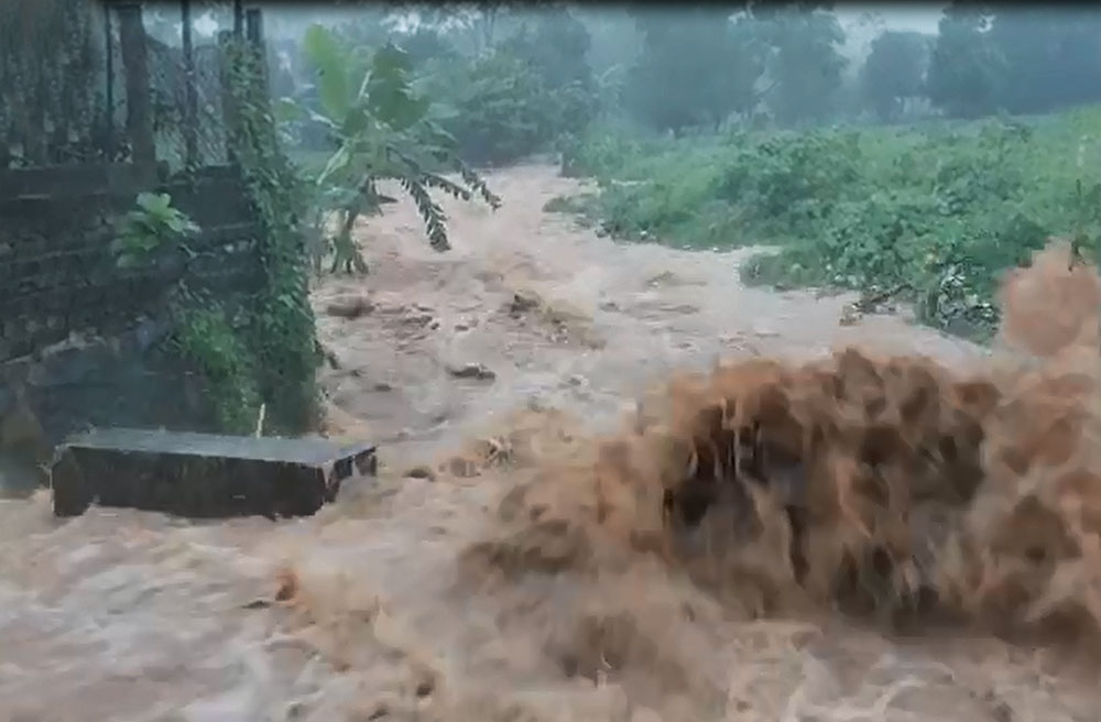 Mưa lũ ngày 7-10 tại xã Phú Lạc.