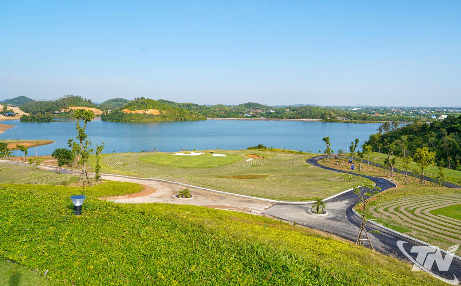 Dự kiến, Sân golf Glori được khánh thành vào tháng 3-2026.