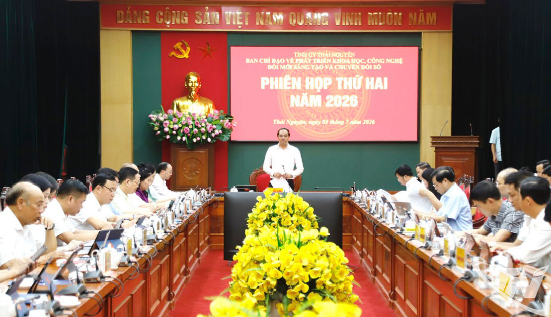 Đồng chí Bí thư Tỉnh ủy Trịnh Xuân Trường chủ trì Phiên họp.