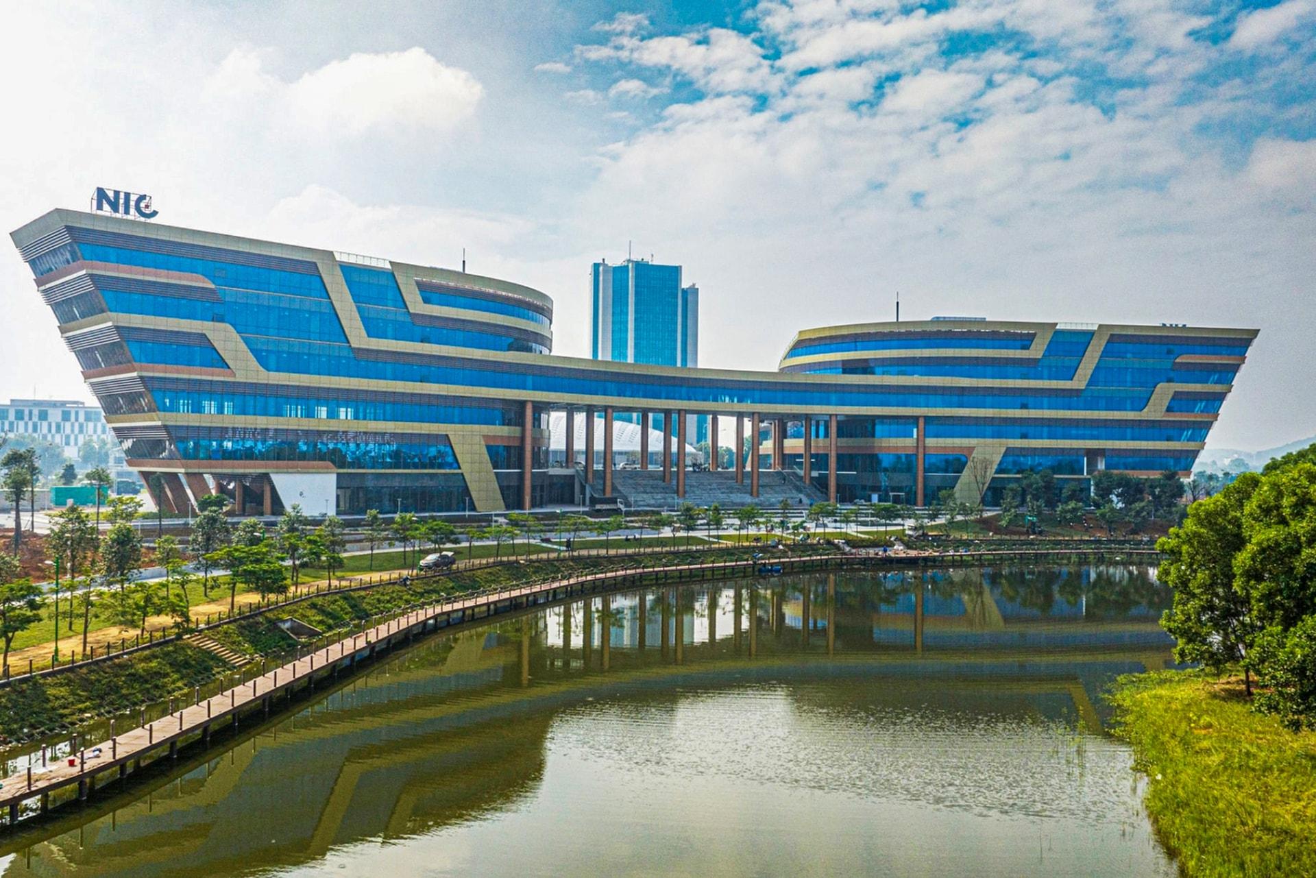 kcn-hoa-lac.jpg