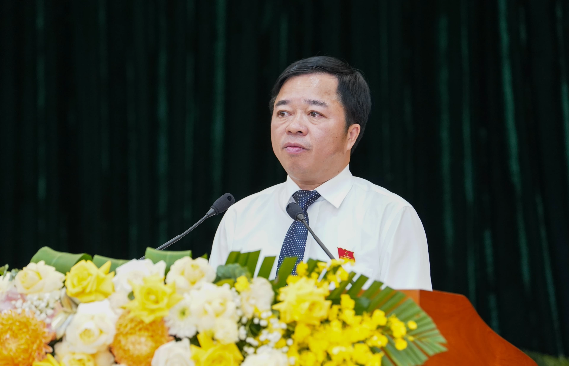 Đồng chí Bùi Văn Lương, Phó Bí thư Tỉnh ủy, Chủ tịch HĐND tỉnh phát biểu Khai mạc Kỳ họp.
