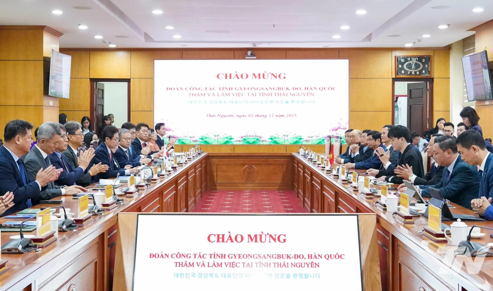 Quang cảnh buổi làm việc.