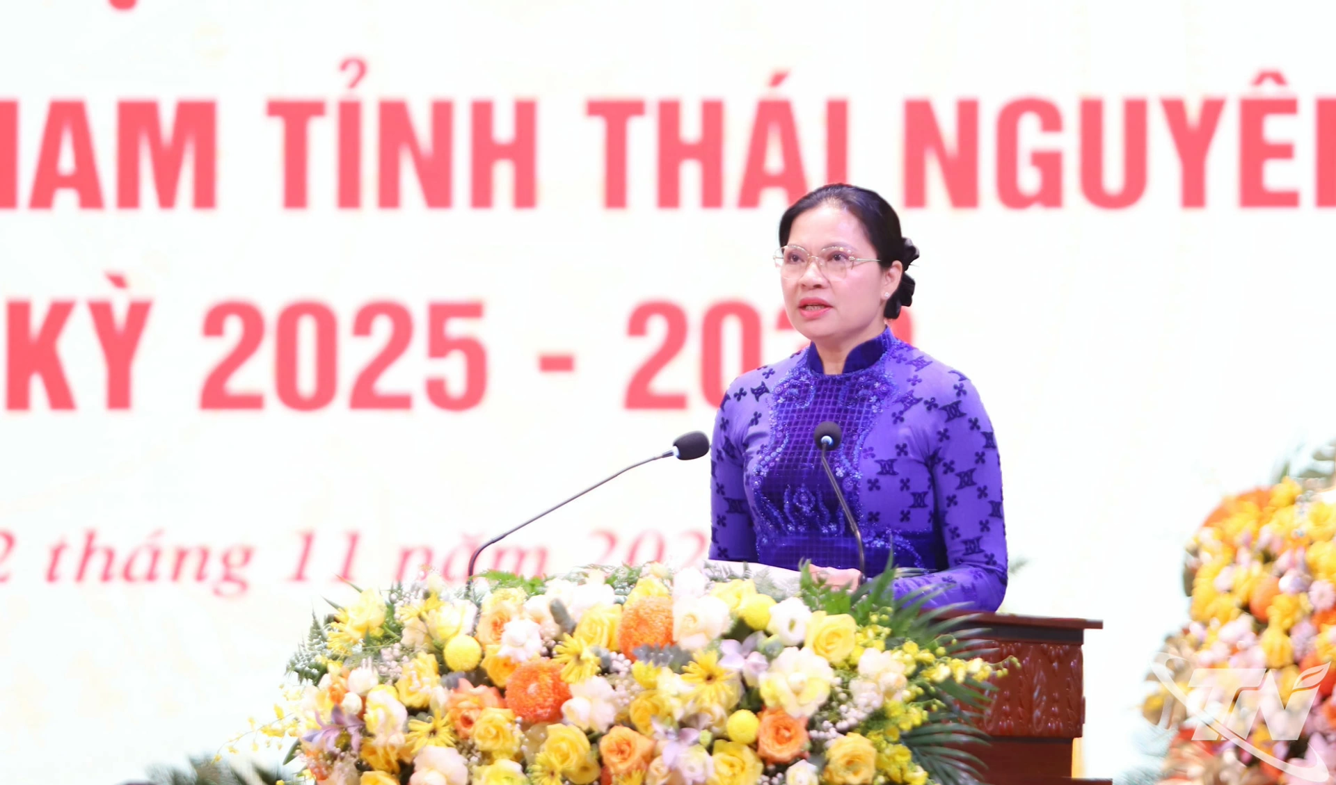 Đồng chí Hà Thị Nga, Ủy viên Trung ương Đảng, Phó Chủ tịch Ủy ban Trung ương MTTQ Việt Nam, phát biểu chỉ đạo tại Đại hội.