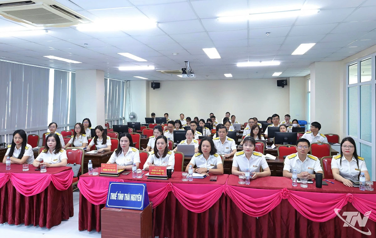 Thuế tỉnh Thái Nguyên đã tổ chức Hội nghị trực tuyến ngày 16-10 để hướng dẫn chính sách miễn, giảm, gia hạn thuế cho người nộp thuế bị ảnh hưởng bởi thiên tai.