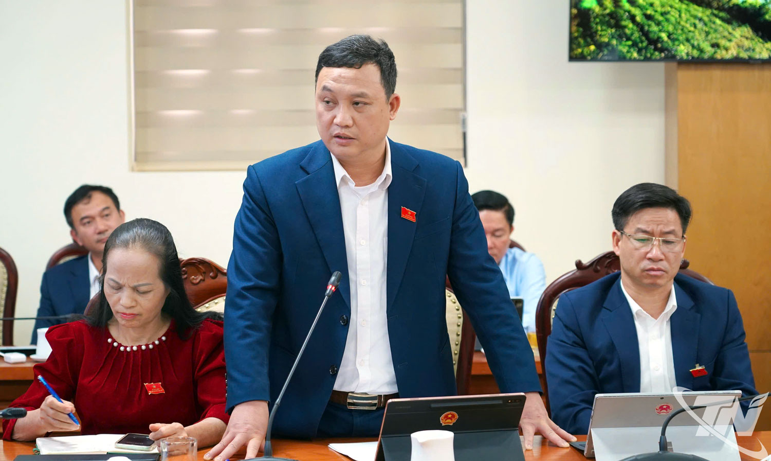 Đại biểu Đặng Hoàng Nhâm tham gia thảo luận về chính sách giá đất.