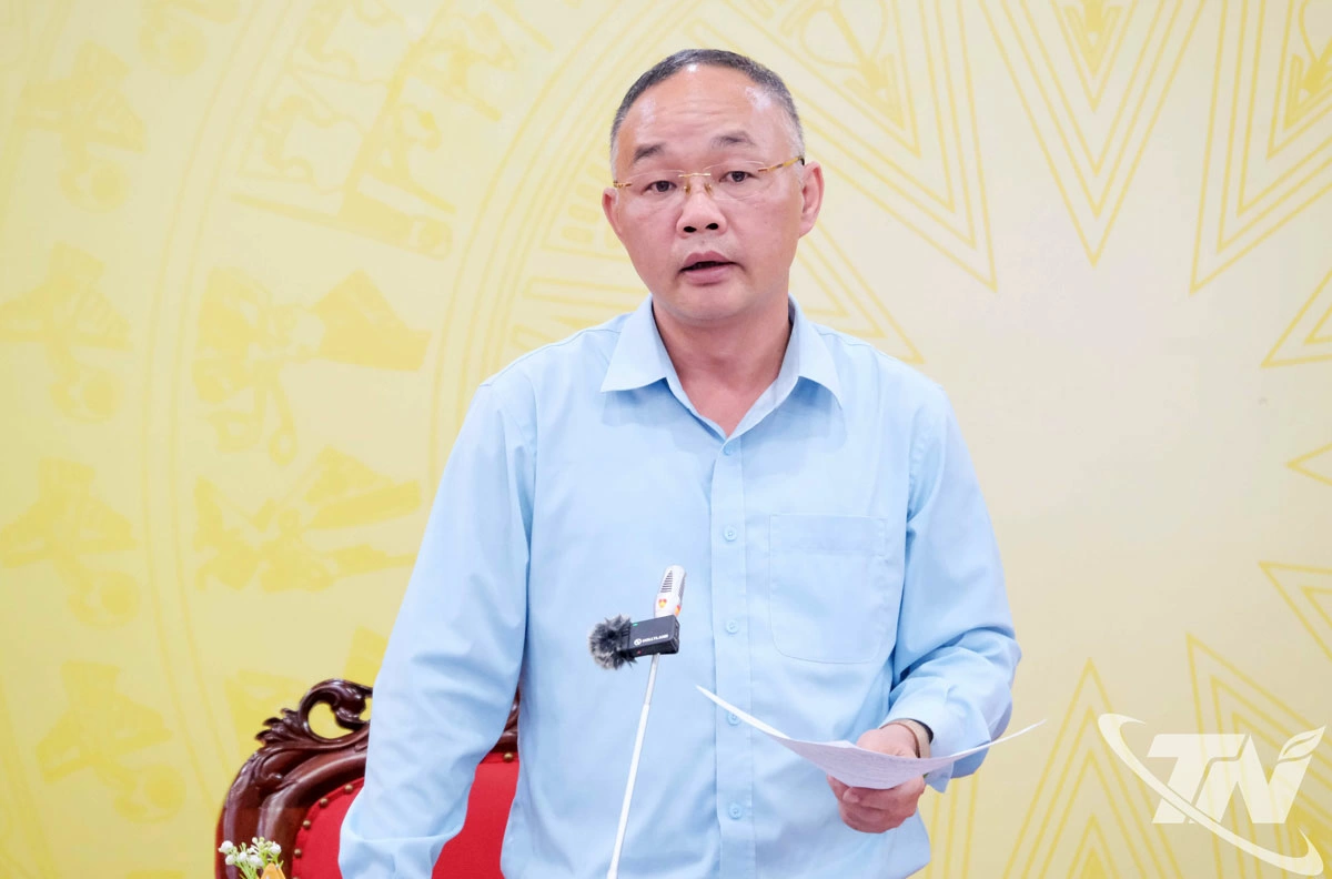 Đại diện lãnh đạo Sở Công Thương phát biểu tại cuộc họp.