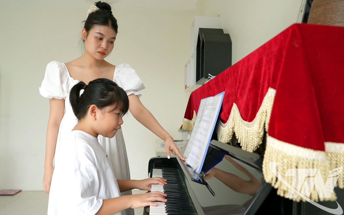 Sau 4 năm học Piano tại Trung tâm Nghệ thuật Tiên Tiên, cháu Trần Vũ Tuệ Tâm, phường Phan Đình Phùng ngày càng thấy yêu thích bộ môn nghệ thuật này