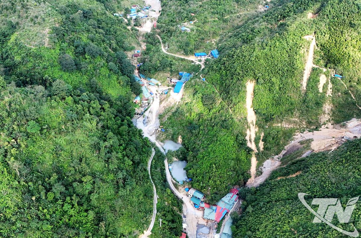 Mỏ vàng Khau Âu (xã Yên Bình) - nơi hoạt động khai thác đã dần đi vào nền nếp.