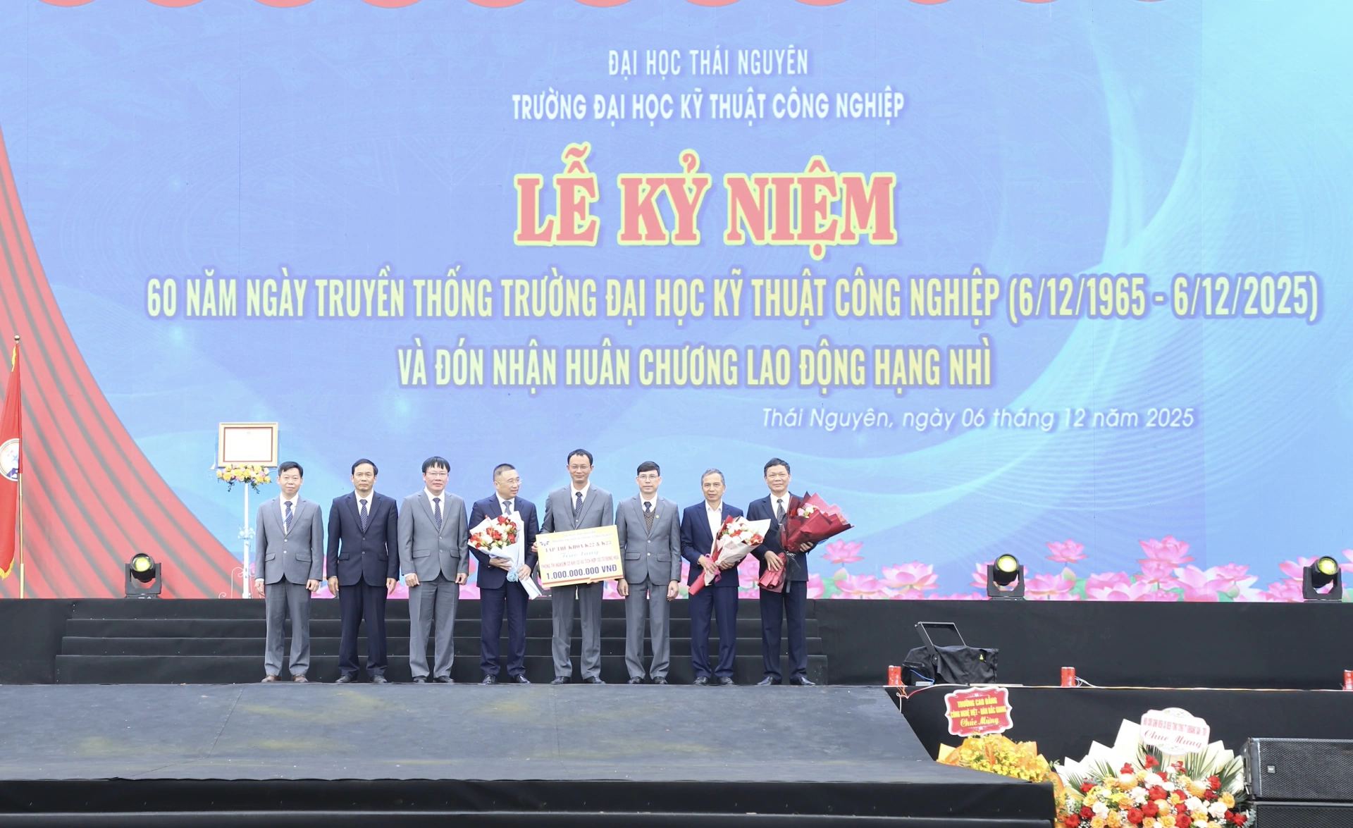 Trường ĐHKTCN Thái Nguyên