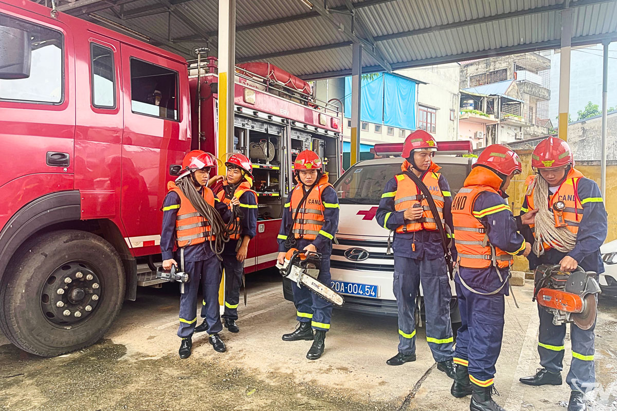 Phòng Cảnh sát PCCC và CNCH - Công an tỉnh Thái Nguyên tổ chức trực 24/24 giờ, sẵn sàng thực hiện nhiệm vụ khi có tình huóng xảy ra