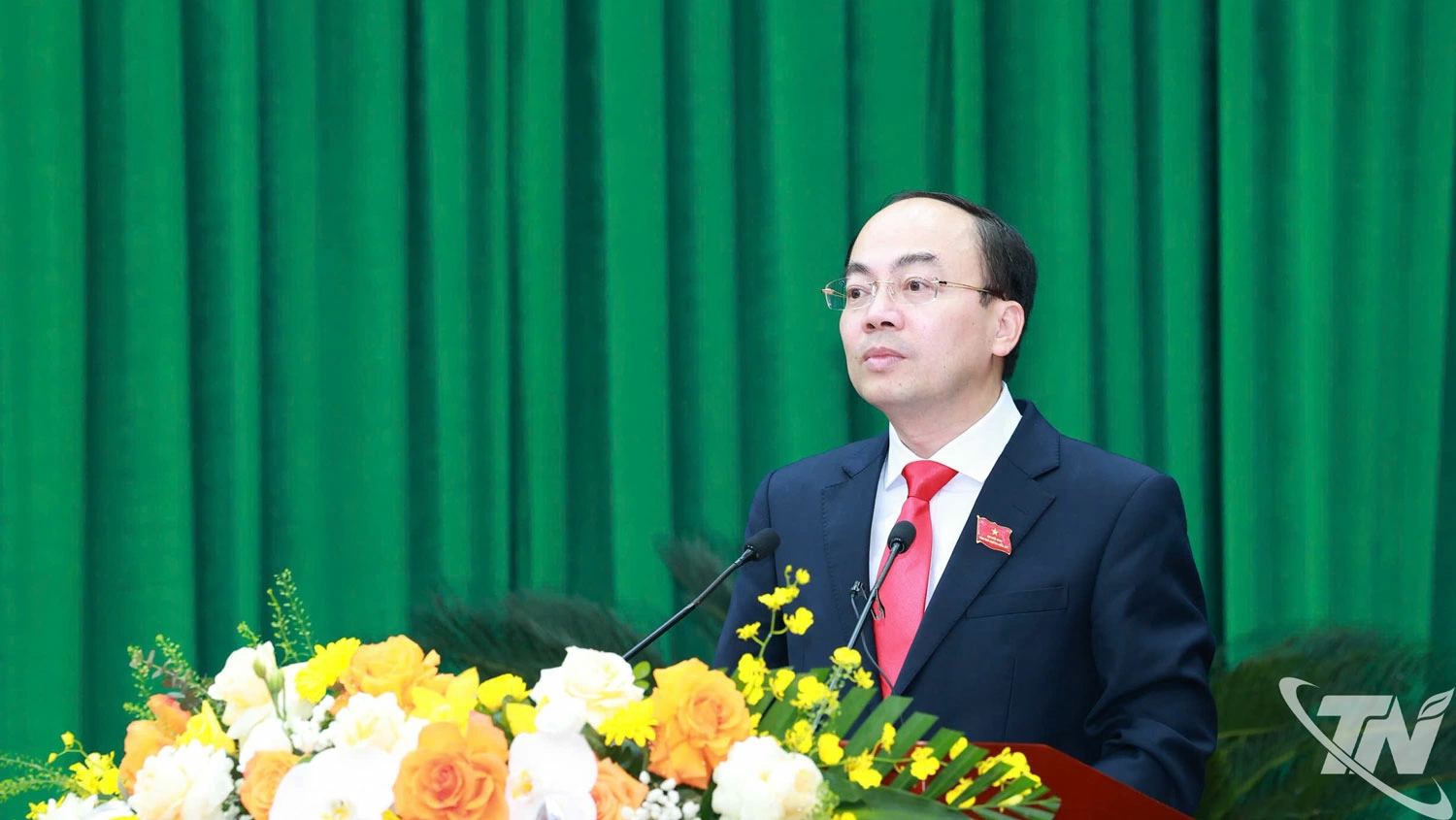 Đồng chí Nguyễn Đăng Bình, Phó Bí thư Thường trực Tỉnh ủy, Chủ tịch HĐND tỉnh khóa XIV, phát biểu tại Kỳ họp.