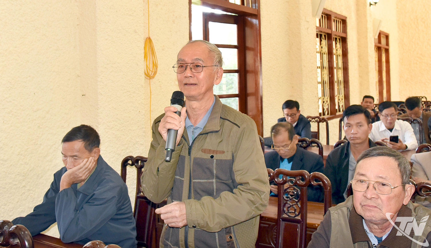 Cử tri xã Đại Phúc phát biểu kiến nghị.