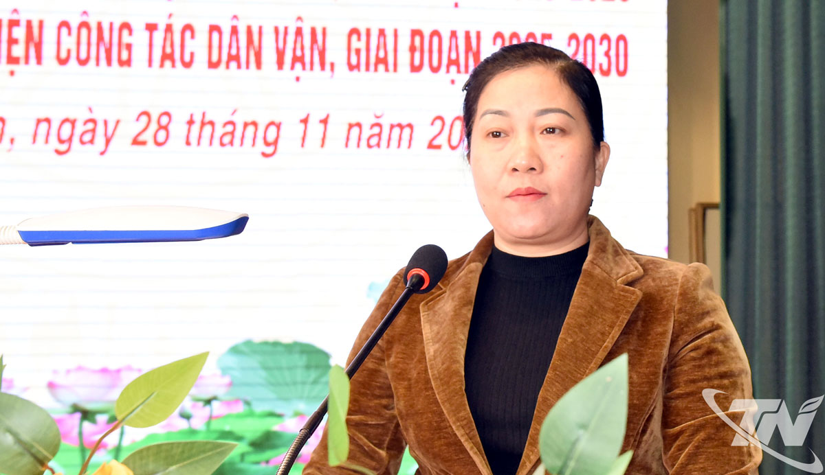 Đồng chí Đỗ Thị Minh Hoa, Ủy viên Ban Thường vụ Tỉnh ủy, Trưởng Ban Tuyên giáo và Dân vận Tỉnh ủy phát biểu tại Hội nghị