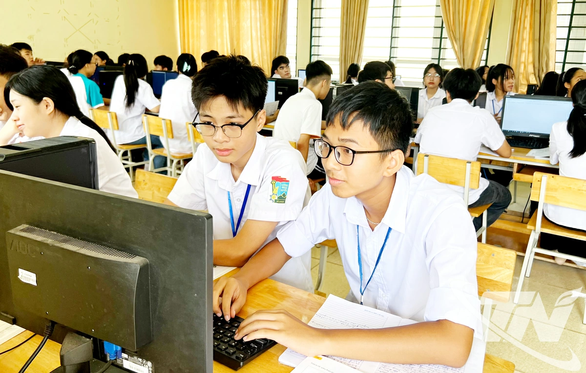 Tiết học Tin học của học sinh Trường THPT Lương Ngọc Quyến.
