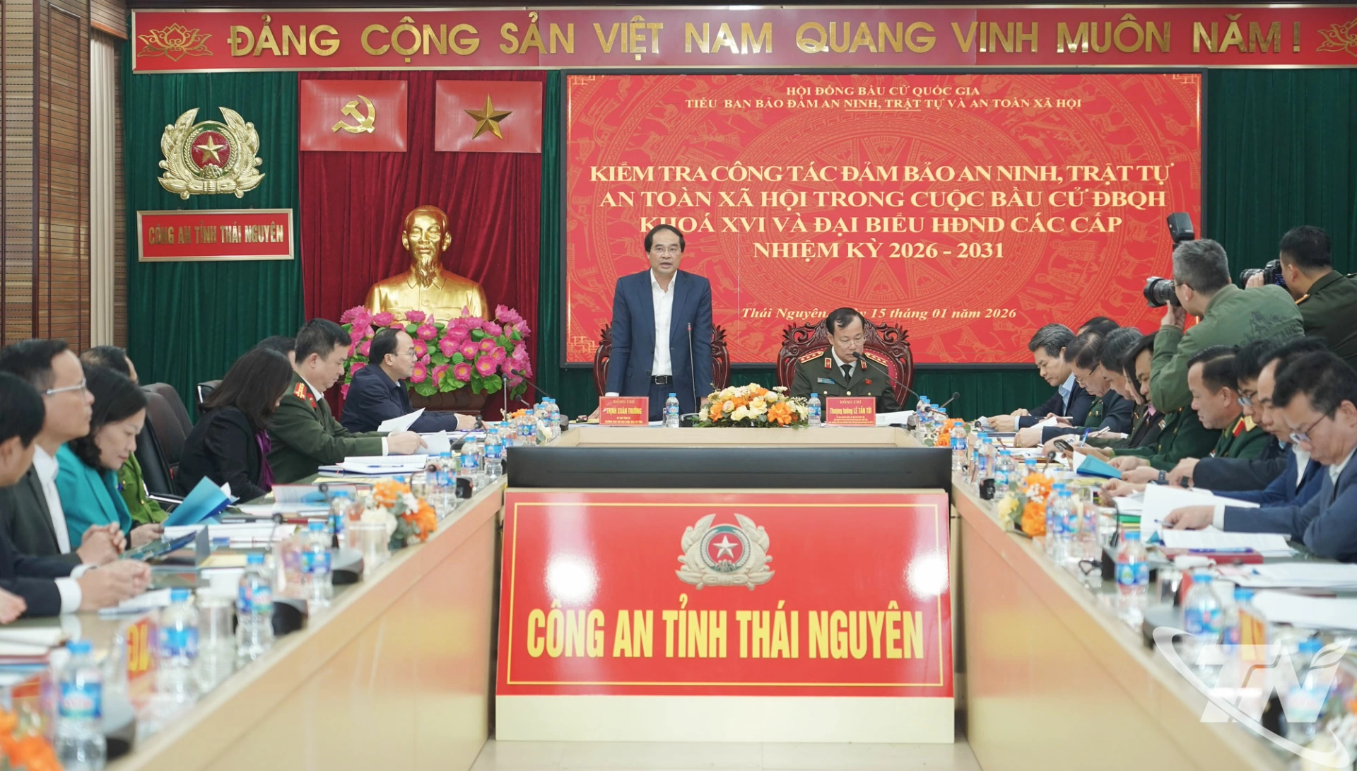 Đồng ch&iacute; B&iacute; thư Tỉnh ủy, Trưởng Ban Chỉ đạo bầu cử tỉnh Th&aacute;i Nguy&ecirc;n, ph&aacute;t biểu tại buổi l&agrave;m việc.