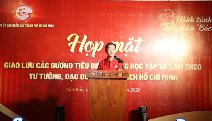 Đồng chí Nguyễn Trường Giang phát biểu tại họp mặt