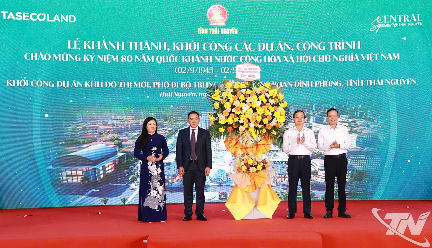 Đồng chí Chủ tịch UBND tỉnh Phạm Hoàng Sơn