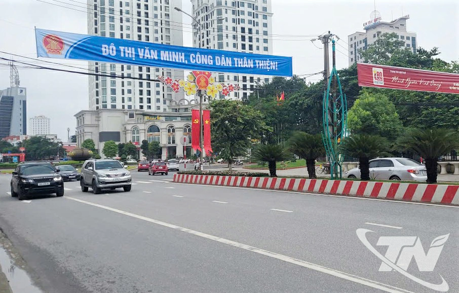 Các tuyến đường trung tâm phường Phan Đình Phùng luôn sáng, xanh, sạch.