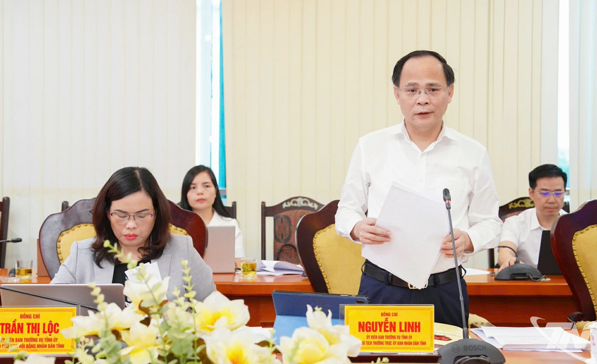 Đồng chí Nguyễn Linh, Ủy viên Ban Thường vụ Tỉnh ủy, Phó Chủ tịch Thường trực UBND tỉnh phát biểu tại Hội nghị.