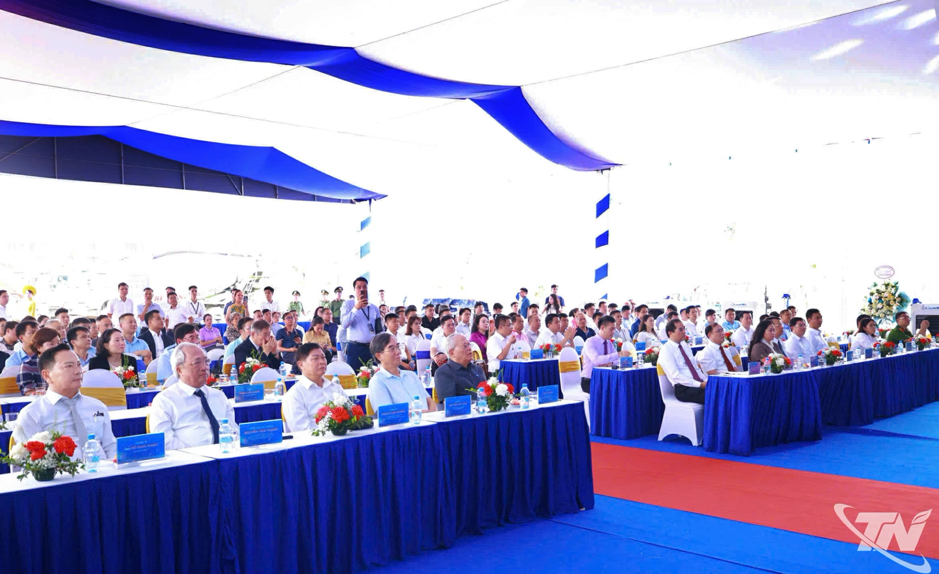 Các đại biểu dự Lễ Khởi công.