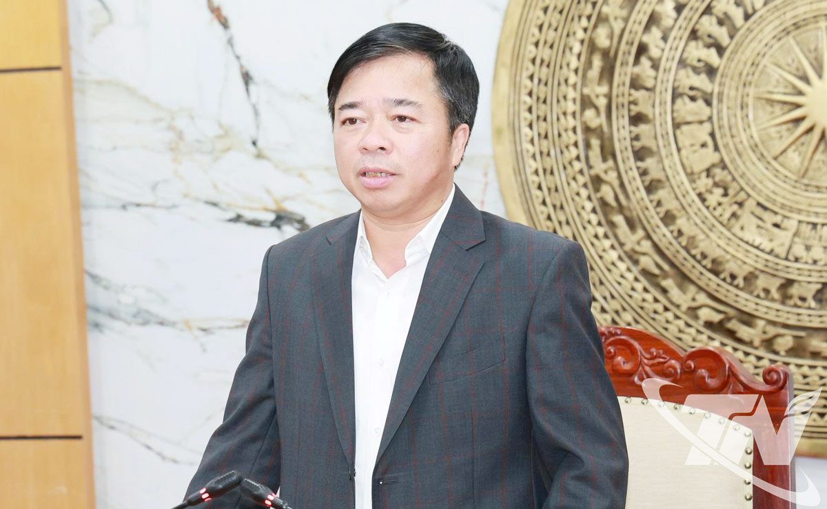 Đồng chí Bùi Văn Lương, Ủy viên Ban Thường vụ Tỉnh ủy, Phó Chủ tịch UBND tỉnh kết luận cuộc họp.