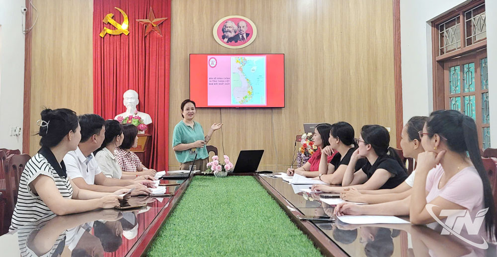 Trường THCS Hùng Sơn, xã Đại Phúc tổ chức sinh hoạt chuyên môn dịp hè, chuẩn bị năm học mới.