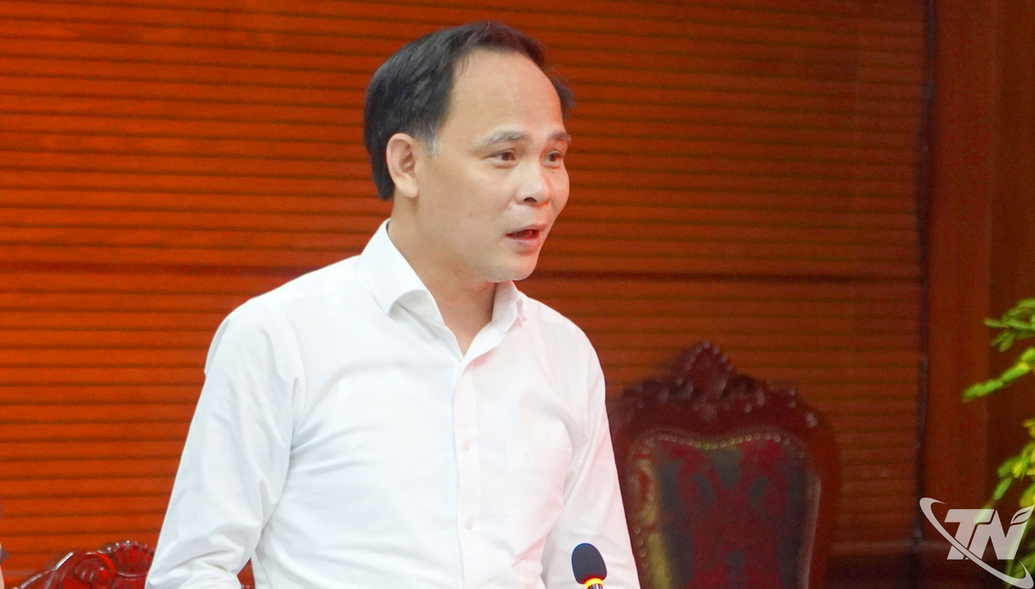 Đồng chí Nguyễn Linh phát biểu tại buổi làm việc.