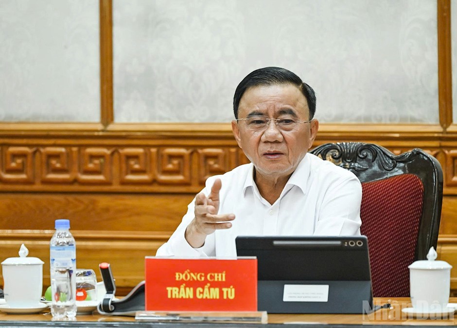 Đồng chí Thường trực Ban Bí thư đề nghị phân công rõ trách nhiệm giữa các cơ quan, đơn vị tham gia; phối hợp chặt chẽ trong quá trình triển khai, vận hành hệ thống. (Ảnh: DUY LINH)