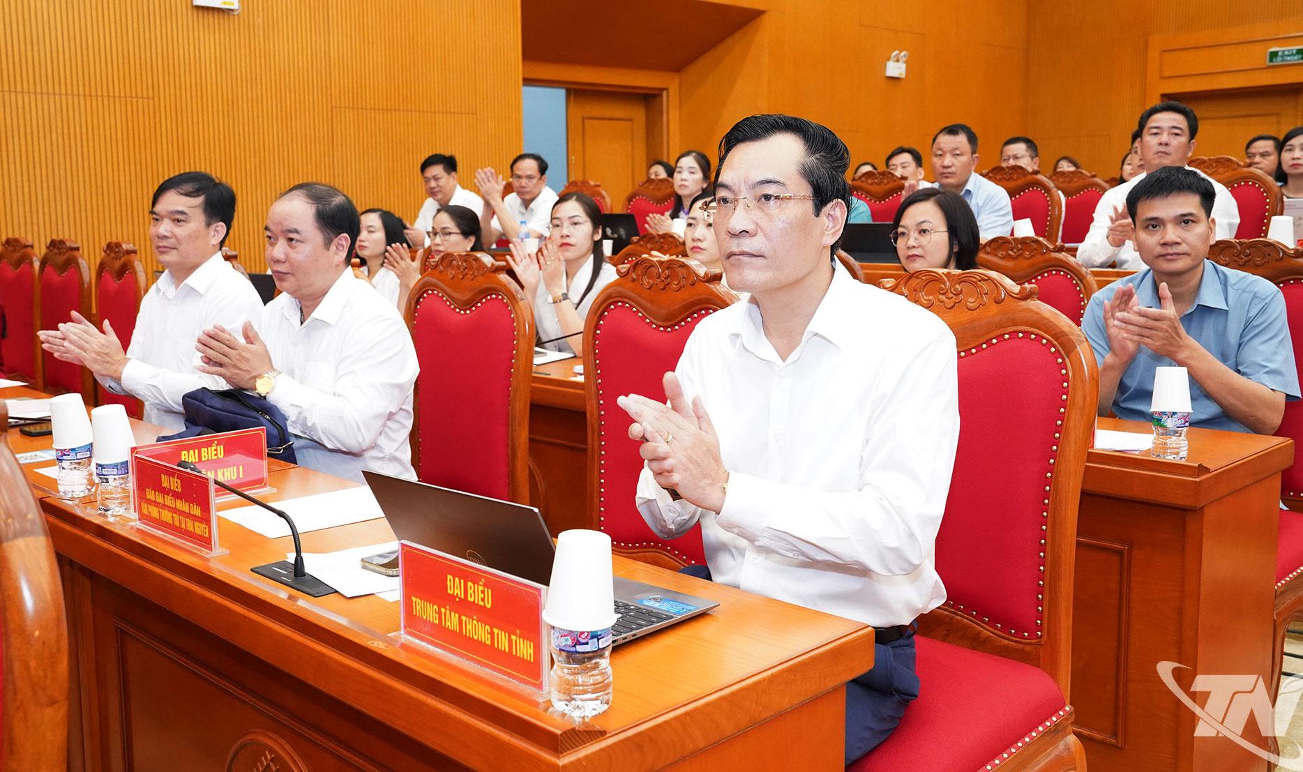 Các đại biểu dự Kỳ họp.