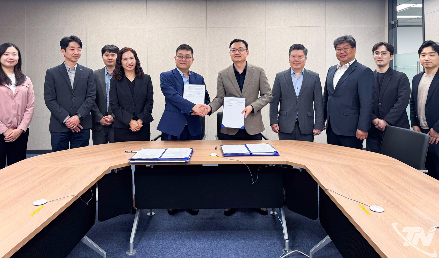 Tập đoàn Posco (Hàn Quốc) ký kết Hợp đồng nguyên tắc thuê đất tại KCN Sông Công 2, giai đoạn 2 để triển khai Nhà máy sản xuất vật liệu pin quy mô lớn đầu tiên ở Việt Nam.  