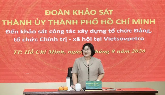Đồng chí Văn Thị Bạch Tuyết phát biểu chỉ đạo tại buổi làm việc. Ảnh: VIỆT DŨNG