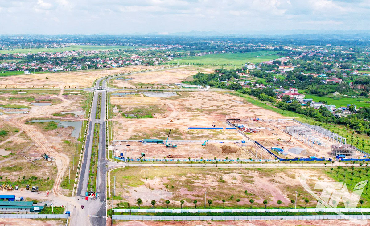 Cụm công nghiệp Hạnh Phúc - Xuân Phương có quy mô gần 74ha, đang tiếp tục thu hút nhiều doanh nghiệp đầu tư thứ cấp phát triển sản xuất công nghiệp.