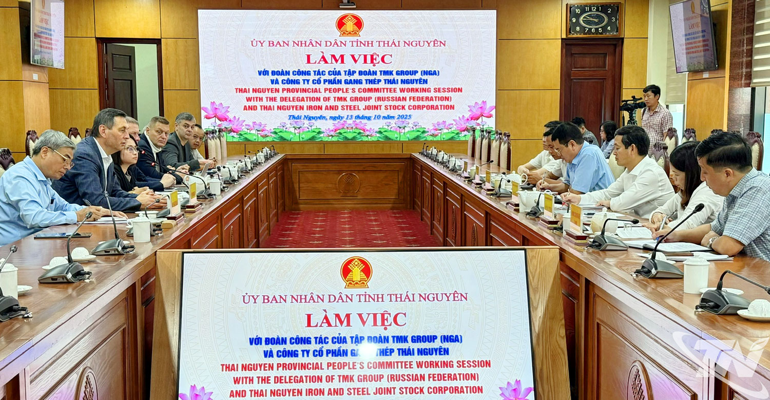 Toàn cảnh buổi làm việc.