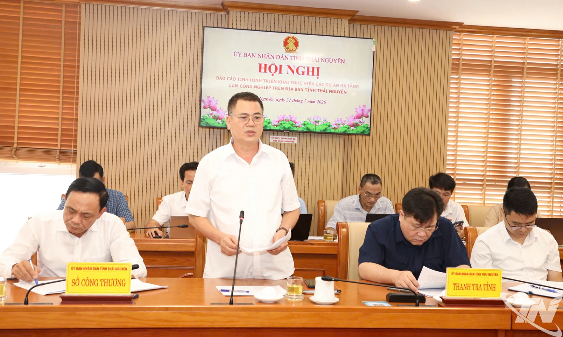 Đại biểu phát biểu tại cuộc họp.