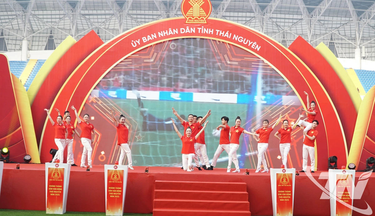 Một tiết mục văn nghệ tại Lễ khánh thành Sân vận động tỉnh Thái Nguyên.