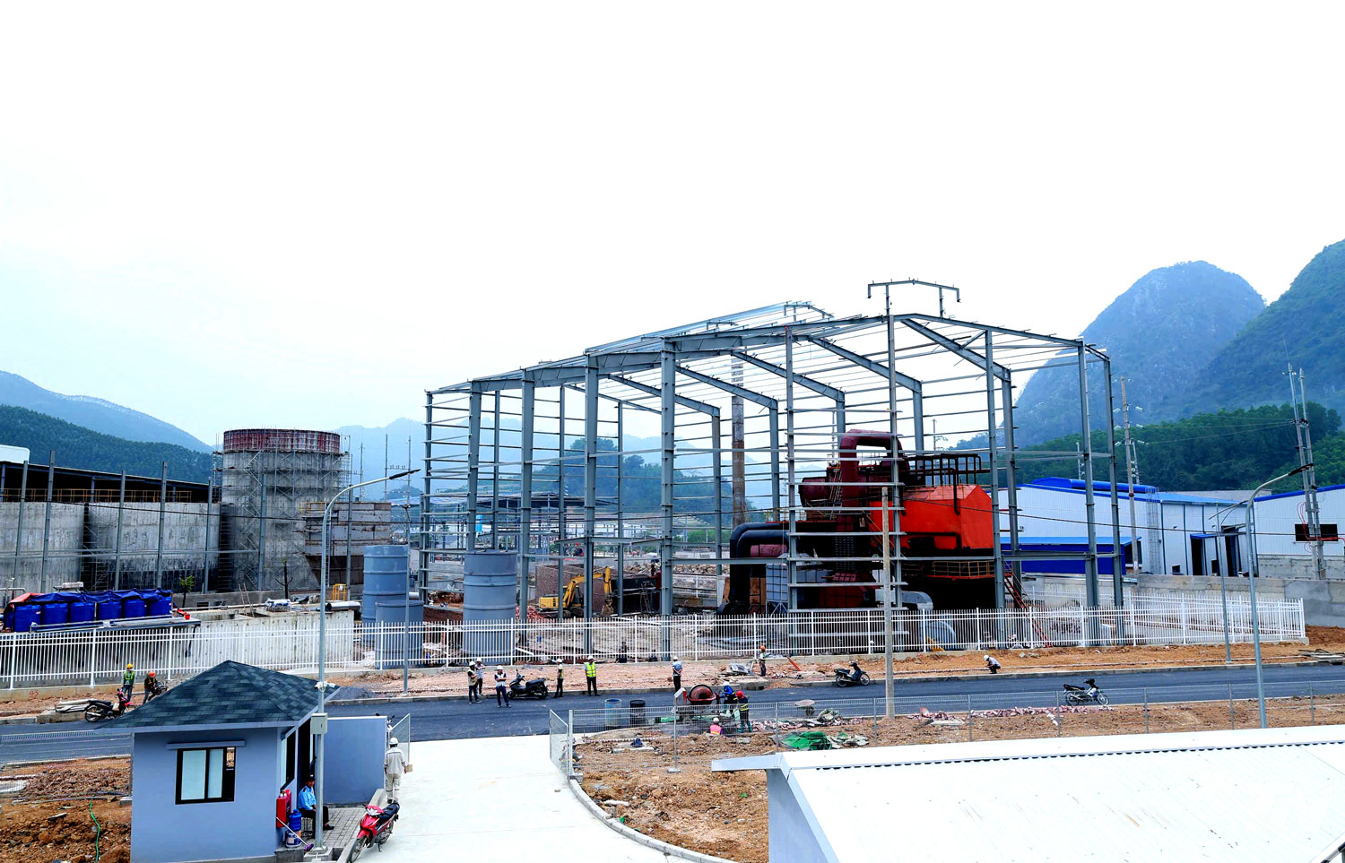 Cụm công nghiệp Quảng Chu được đầu tư xây dựng tại xã Chợ Mới, khi đi vào hoạt động sẽ tạo việc làm cho nhiều lao động địa phương.