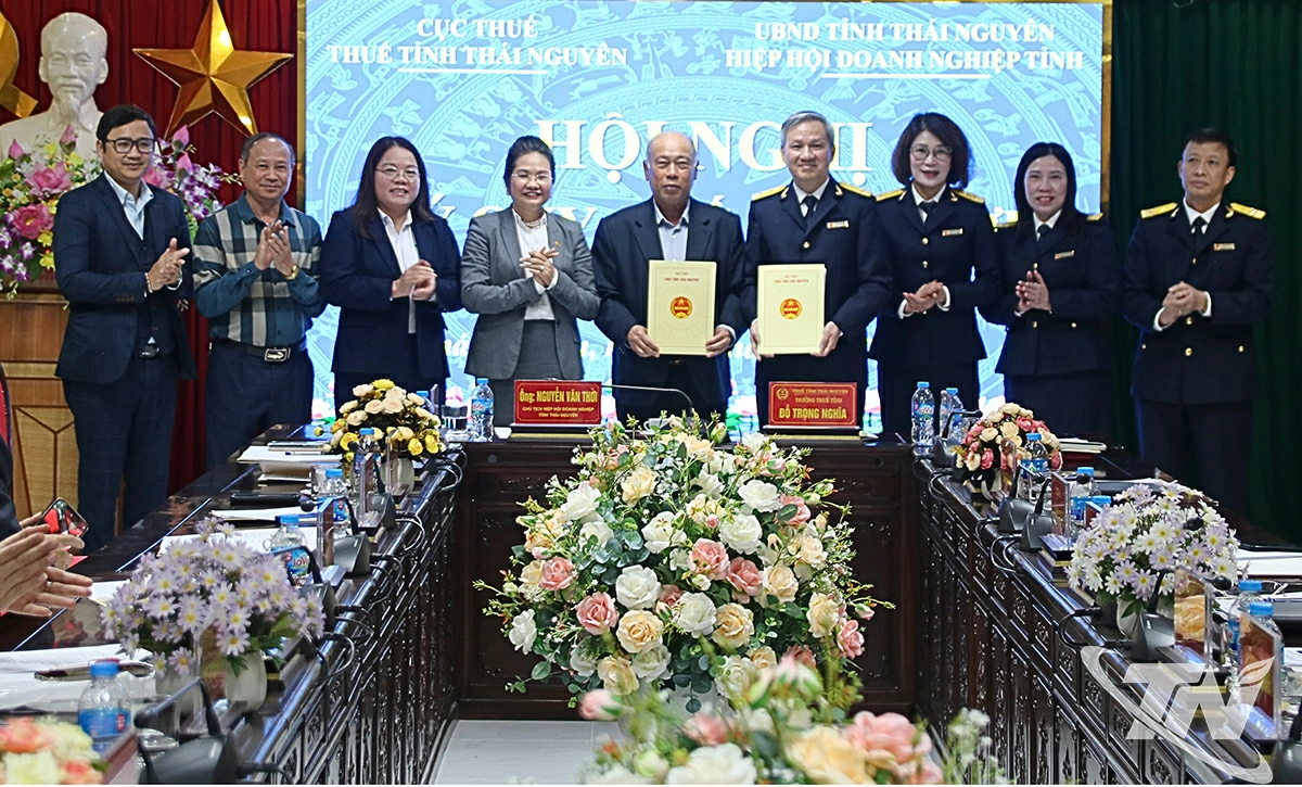 Lễ ký kết quy chế phối hợp giữa Thuế tỉnh Thái Nguyên và Hiệp hội Doanh nghiệp tỉnh.