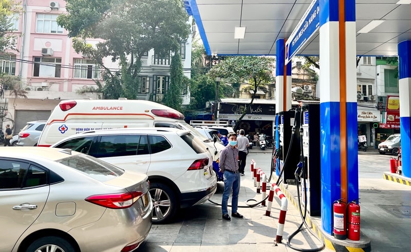 Giá các mặt hàng xăng, dầu cùng giảm từ chiều 11-12. Ảnh minh họa