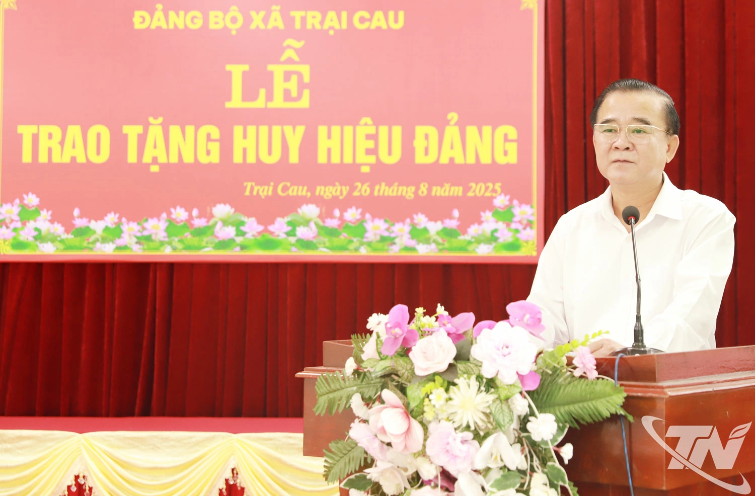 Đồng chí Đỗ Đức Công, Ủy viên Ban Thường vụ Tỉnh ủy, Phó Chủ tịch Thường trực HĐND tỉnh phát biểu chúc mừng.