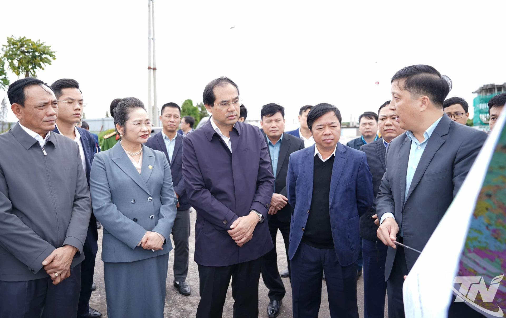 Đồng chí Bí thư Tỉnh ủy Trịnh Xuân Trường cùng Đoàn công tác của tỉnh kiểm tra Dự án Cụm công nghiệp Hạnh Phúc - Xuân Phương (xã Phú Bình).