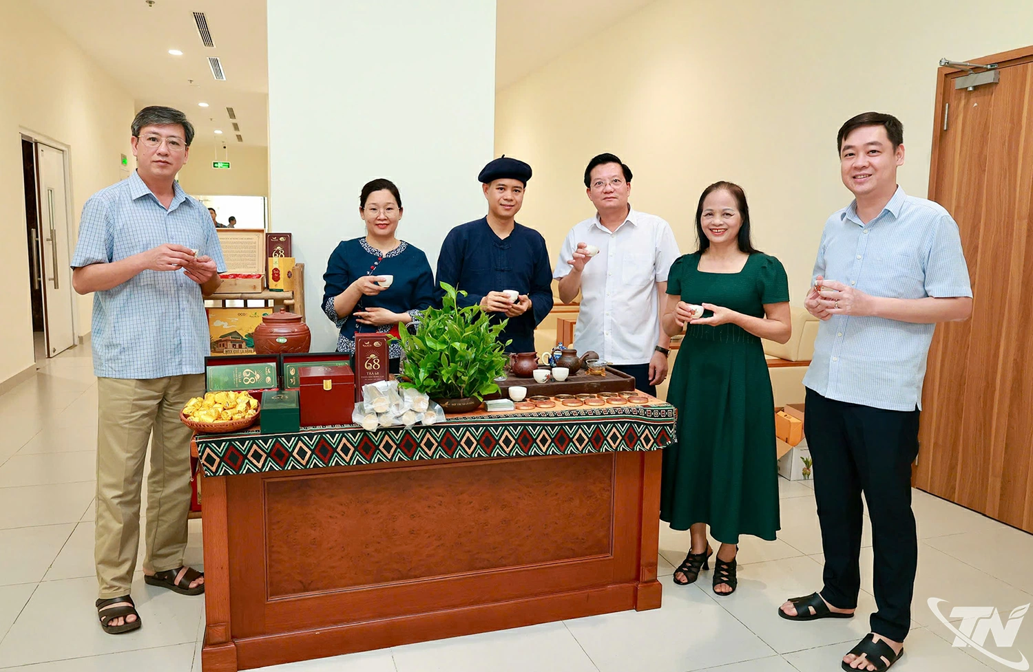Sản phẩm OCOP 5 sao của Thái Nguyên được trưng bày tại địa điểm đánh giá sản phẩm.