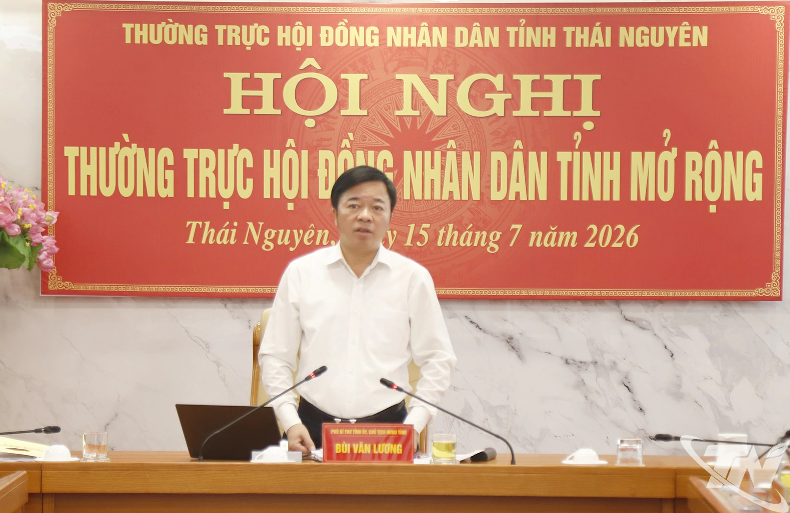 Đồng chí Bùi Văn Lương phát biểu kết luận Hội nghị.