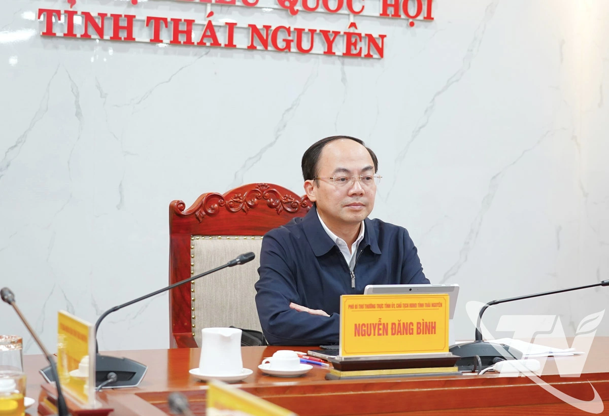 Đồng chí Nguyễn Đăng Bình, Phó Bí thư Thường trực Tỉnh ủy, Chủ tịch HĐND tỉnh dự Hội nghị tại điểm cầu Thái Nguyên.