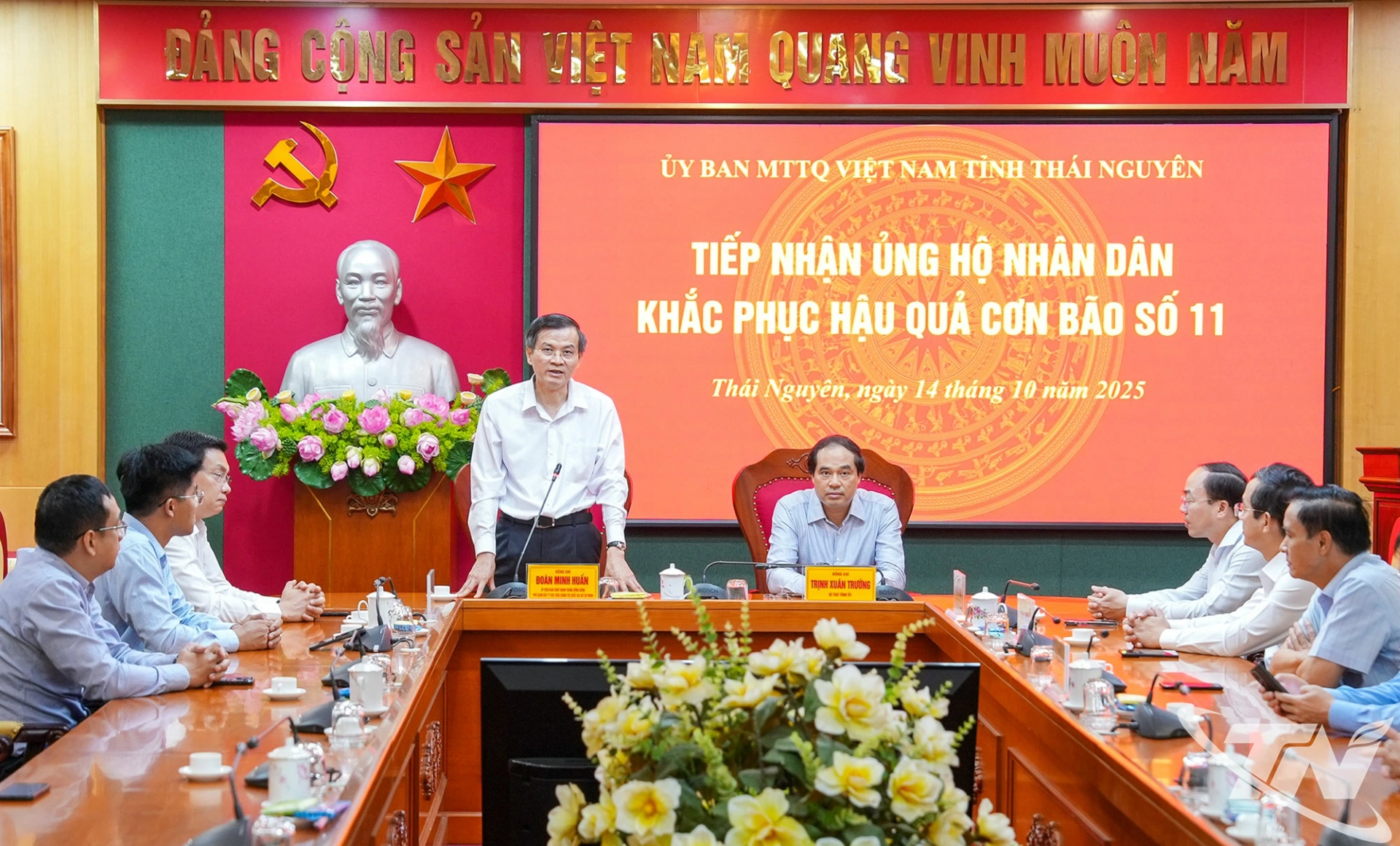 Đồng chí Đoàn Minh Huấn, Ủy viên Trung ương Đảng, Phó Giám đốc Thường trực Học viện Chính trị quốc gia Hồ Chí Minh, phát biểu.