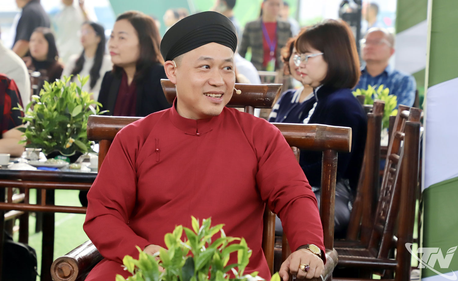 Nghệ nhân Đào Đức Hiếu, Chủ tịch HĐQT Công ty cổ phần CHAM VIỆT NAM.