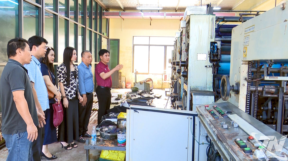 Hệ thống máy in 4 màu của Nhà in Báo và Phát thanh, Truyền hình Thái Nguyên bị hư hỏng do ngập nước nhiều ngày