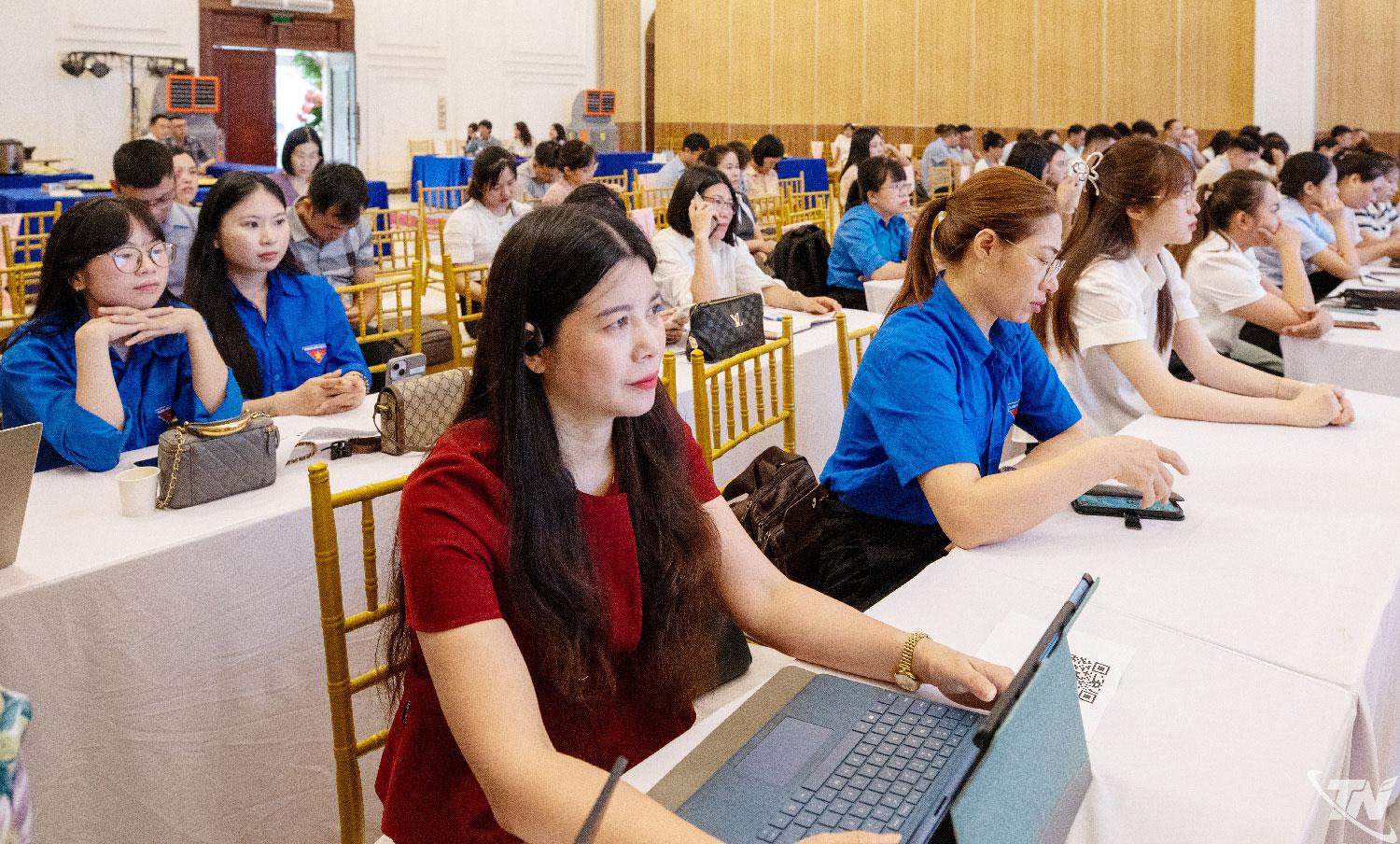 Đại biểu tham dự lớp tập huấn.