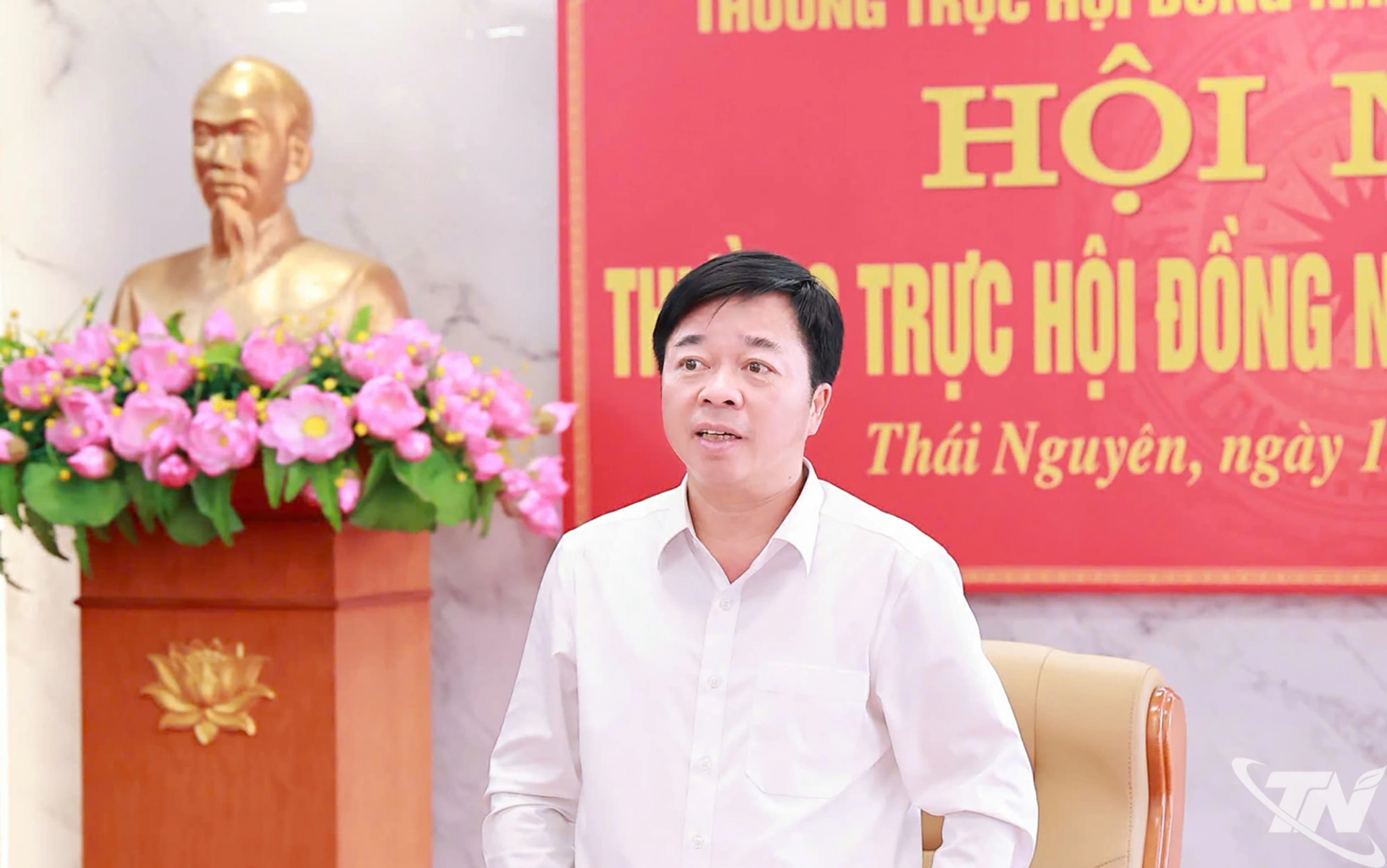 Đồng chí Bùi Văn Lương phát biểu kết luận Hội nghị.